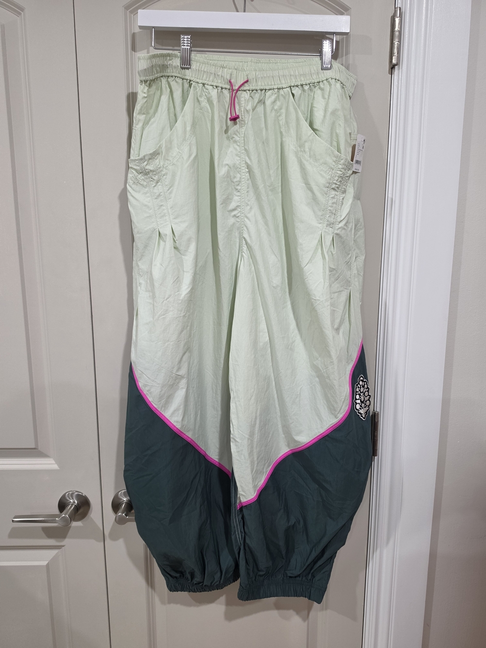 FP Movement Freeflow Pants In Spring Meadow L NWT - Picture 5 of 10